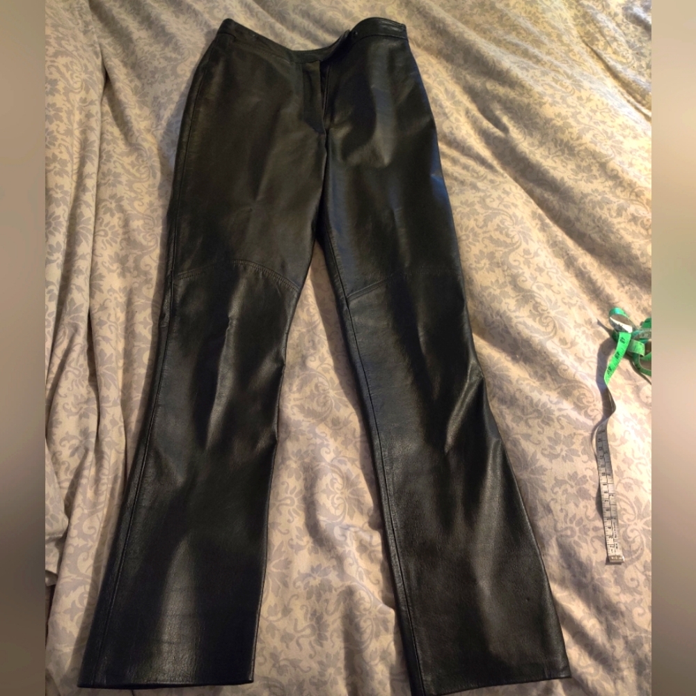 Wilson's size 2 women's black leather pants